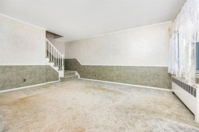 245 E Seaman Avenue, Freeport, NY 11520