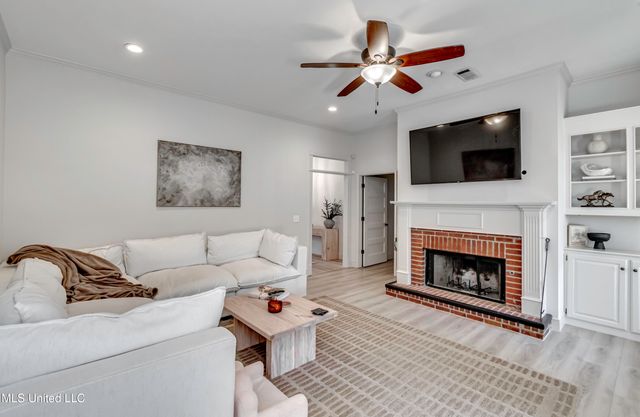 551 Cliffview Drive, Brandon, MS 39047