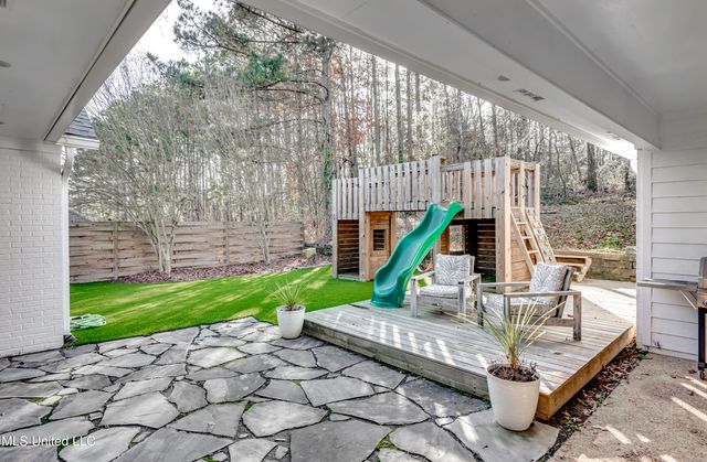 551 Cliffview Drive, Brandon, MS 39047