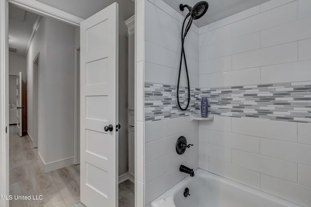 551 Cliffview Drive, Brandon, MS 39047