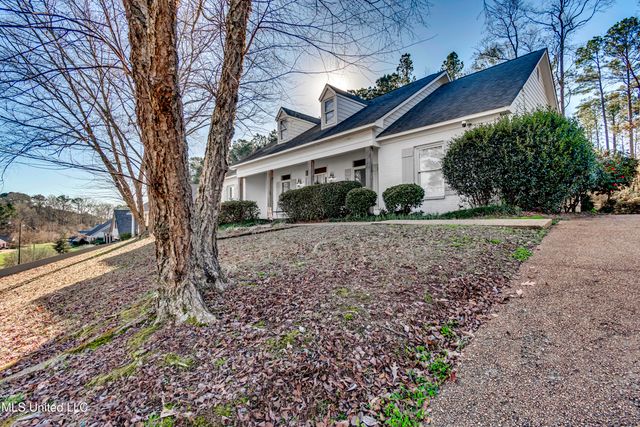 551 Cliffview Drive, Brandon, MS 39047