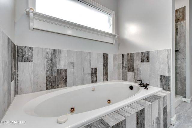 551 Cliffview Drive, Brandon, MS 39047