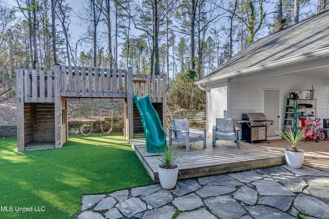 551 Cliffview Drive, Brandon, MS 39047