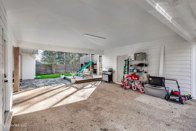 551 Cliffview Drive, Brandon, MS 39047