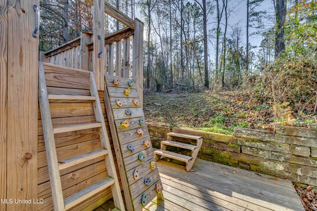 551 Cliffview Drive, Brandon, MS 39047