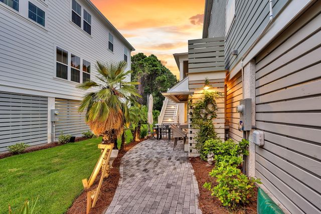 1068 Capersview Court, Awendaw, SC 29429