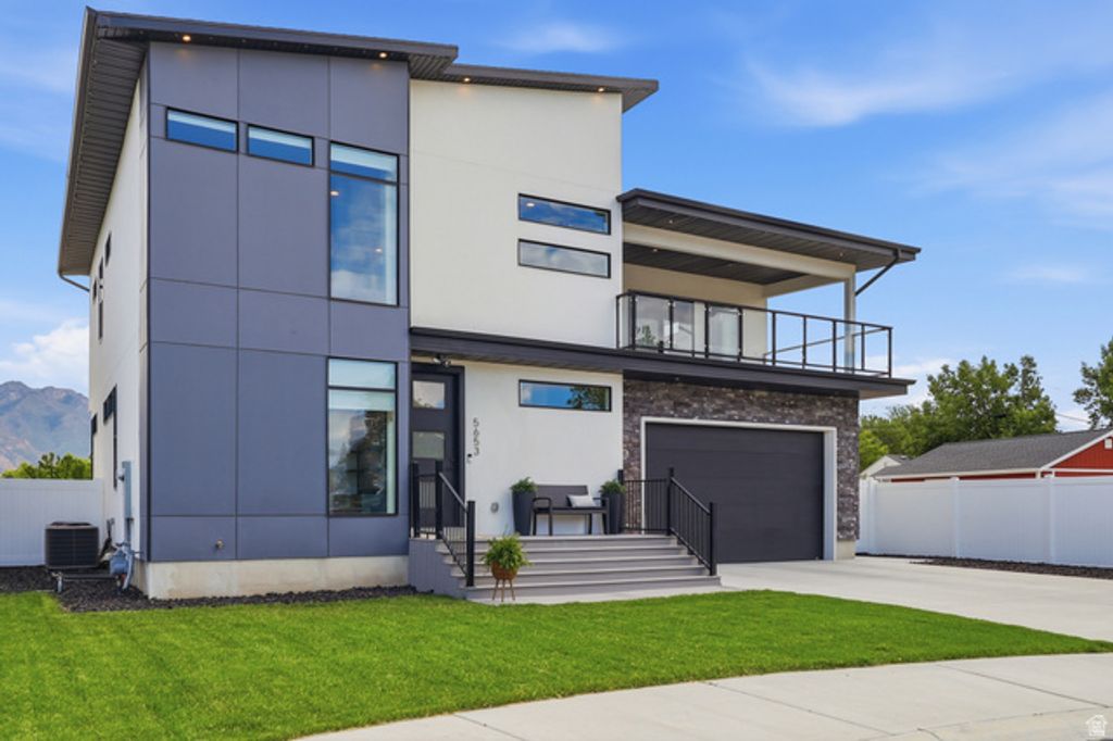 Image 2 of property listing at 5653 S BAMBURGH VIEW CIR, Murray, UT 84107