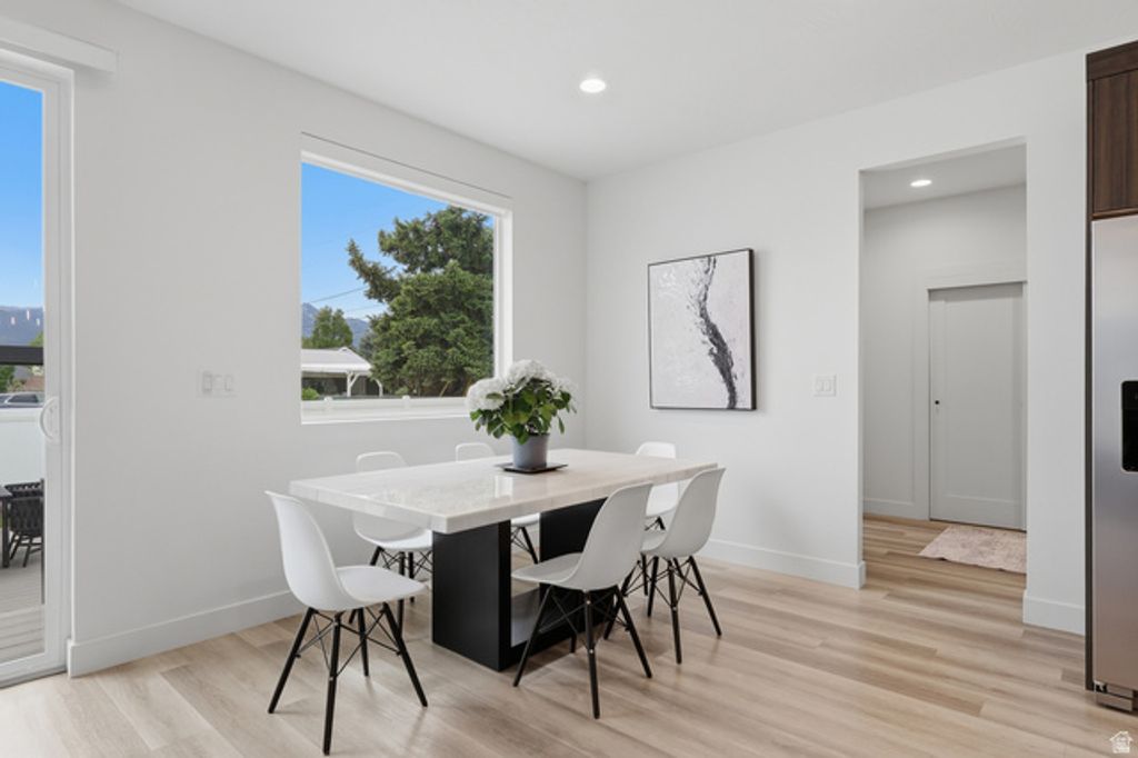Image 12 of property listing at 5653 S BAMBURGH VIEW CIR, Murray, UT 84107