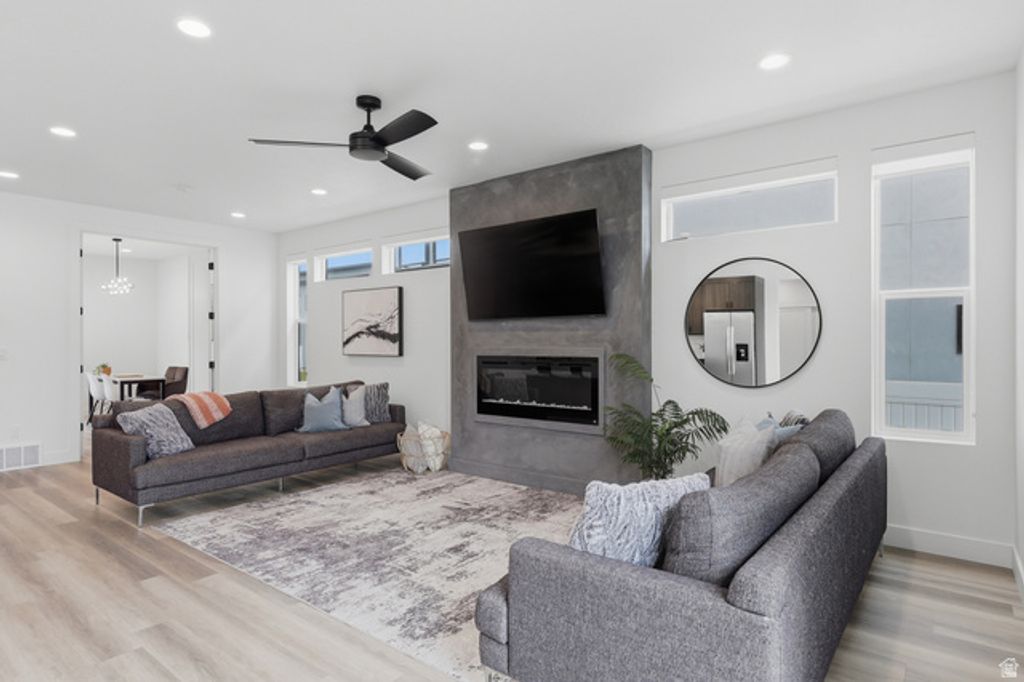 Image 14 of property listing at 5653 S BAMBURGH VIEW CIR, Murray, UT 84107