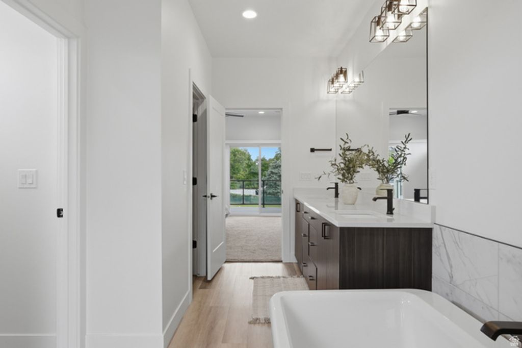 Image 18 of property listing at 5653 S BAMBURGH VIEW CIR, Murray, UT 84107