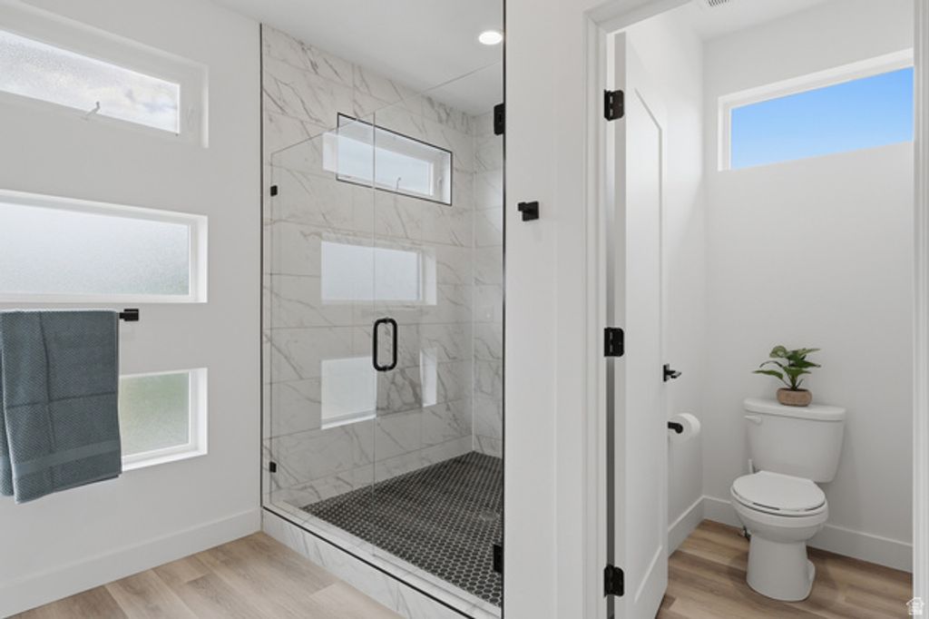 Image 20 of property listing at 5653 S BAMBURGH VIEW CIR, Murray, UT 84107