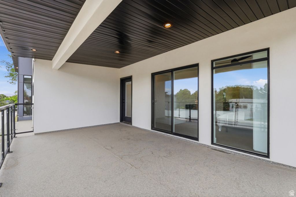Image 27 of property listing at 5653 S BAMBURGH VIEW CIR, Murray, UT 84107