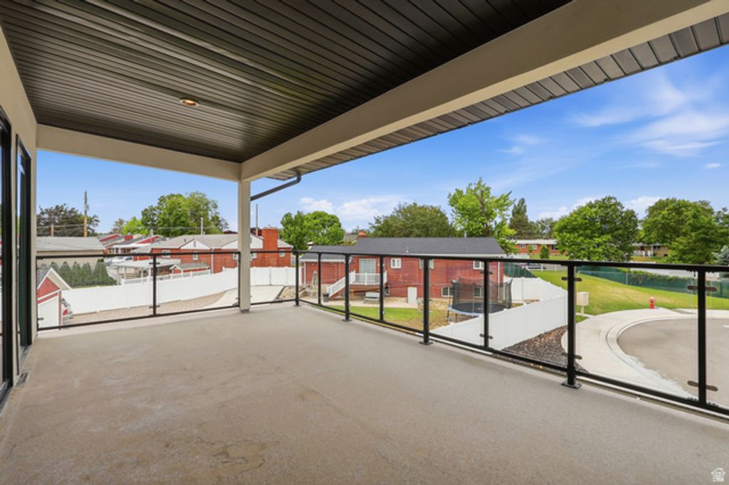 Image 28 of property listing at 5653 S BAMBURGH VIEW CIR, Murray, UT 84107