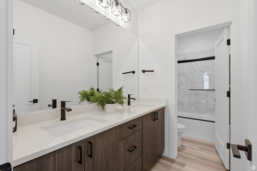 Image 35 of property listing at 5653 S BAMBURGH VIEW CIR, Murray, UT 84107