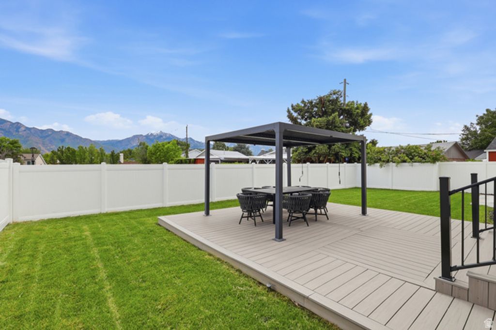Image 37 of property listing at 5653 S BAMBURGH VIEW CIR, Murray, UT 84107