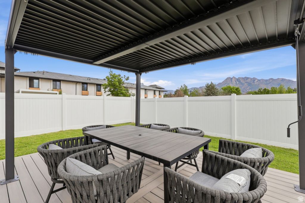 Image 39 of property listing at 5653 S BAMBURGH VIEW CIR, Murray, UT 84107