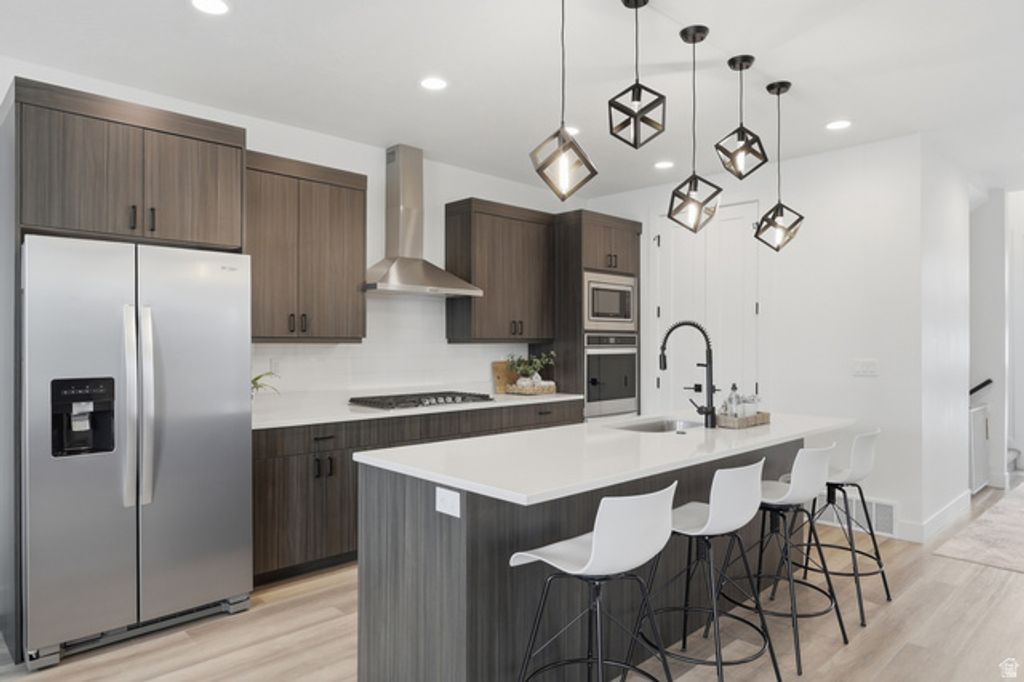 Image 8 of property listing at 5653 S BAMBURGH VIEW CIR, Murray, UT 84107