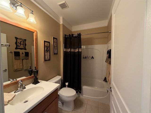 49626 Wayburn Drive, Macomb, MI 48042