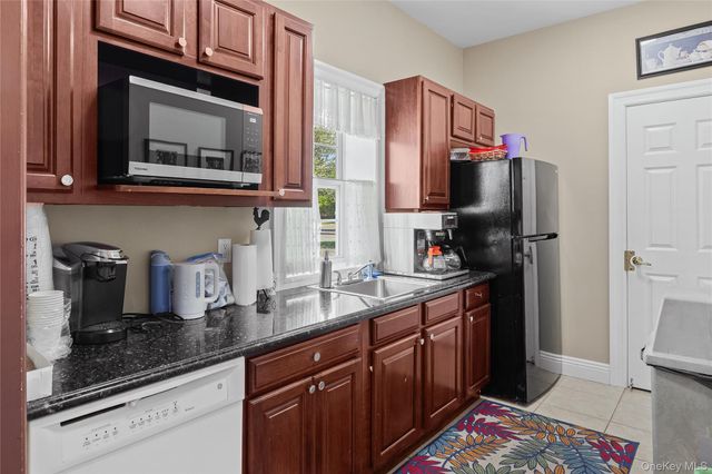 131 Constantine Way, Mount Sinai, NY 11766