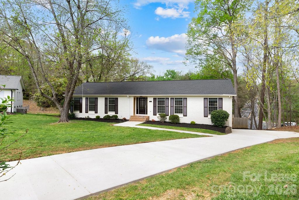 100 Chadmore Drive, Charlotte, NC 28270