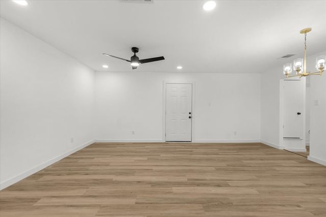 6415 Cinnamon Oaks Drive, Dallas, TX 75241