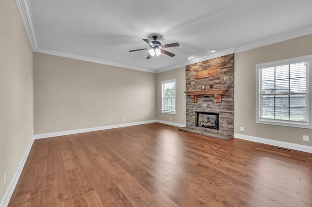 413 Clover Meadows Ct, Clarksville, TN 37043