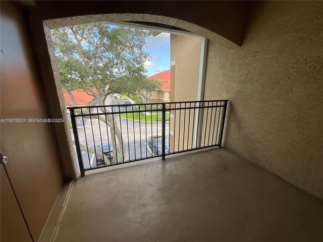 11601 SW 2nd St 21307, Pembroke Pines, FL 33025