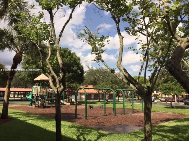 11601 SW 2nd St 21307, Pembroke Pines, FL 33025