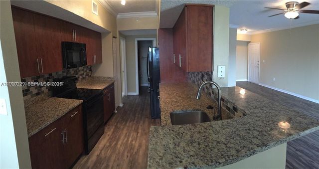 11601 SW 2nd St 21307, Pembroke Pines, FL 33025