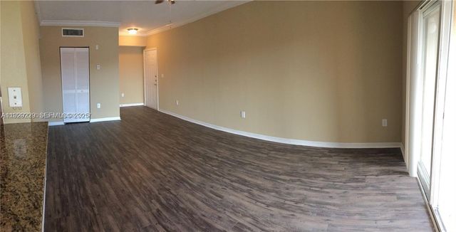 11601 SW 2nd St 21307, Pembroke Pines, FL 33025