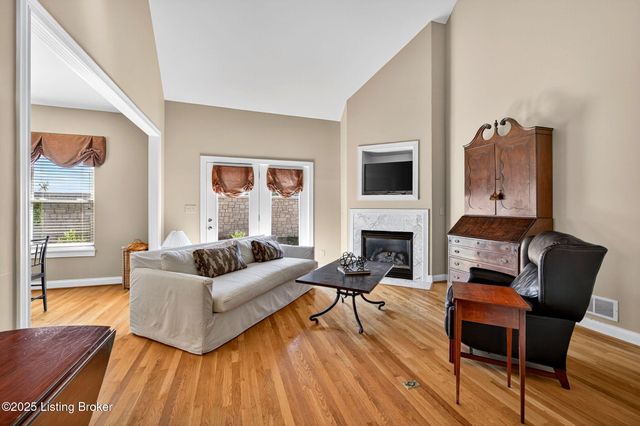 16606 Middle Hill Ct, Louisville, KY 40245