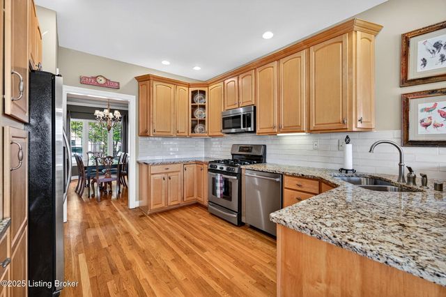 16606 Middle Hill Ct, Louisville, KY 40245