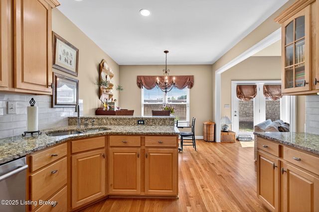 16606 Middle Hill Ct, Louisville, KY 40245