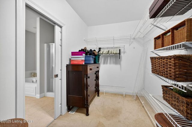 16606 Middle Hill Ct, Louisville, KY 40245