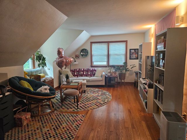 521 Anderson Boulevard UPPER, Geneva, IL 60134