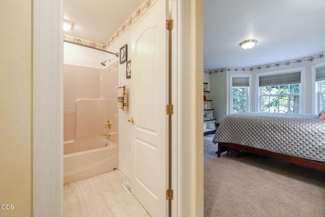 60287 Tall Pine Avenue, Bend, OR 97702