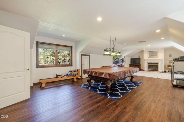 60287 Tall Pine Avenue, Bend, OR 97702