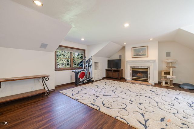 60287 Tall Pine Avenue, Bend, OR 97702