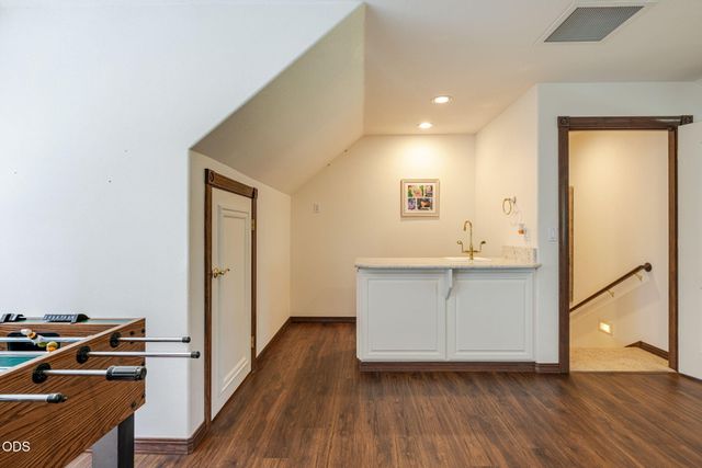 60287 Tall Pine Avenue, Bend, OR 97702