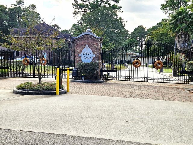 2239 Deer Cove Trail, Houston, TX 77339