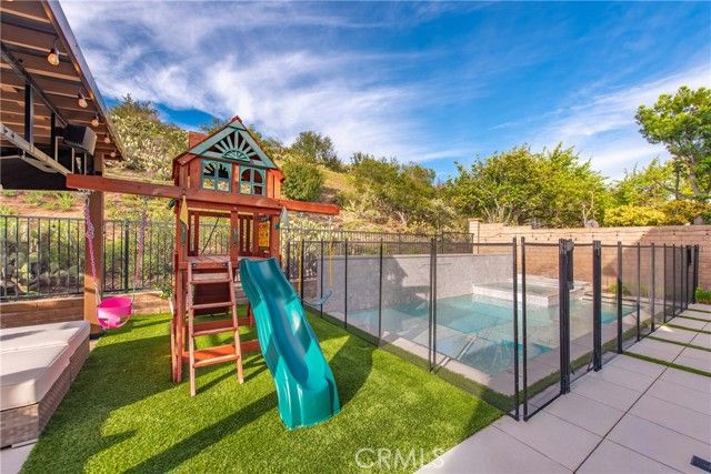 14431 Shawnee Street, Moorpark, CA 93021