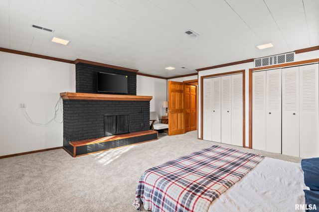 1386 VALLEY Drive, Springfield, IL 62702