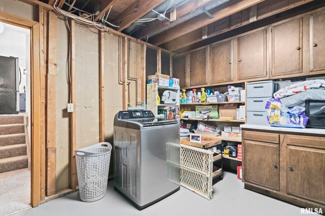 1386 VALLEY Drive, Springfield, IL 62702