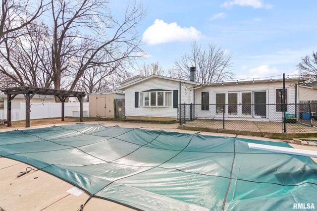 1386 VALLEY Drive, Springfield, IL 62702