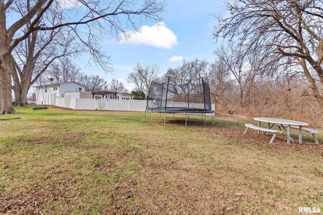 1386 VALLEY Drive, Springfield, IL 62702