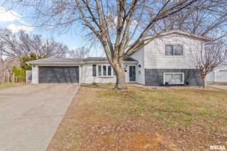 1386 VALLEY Drive, Springfield, IL 62702