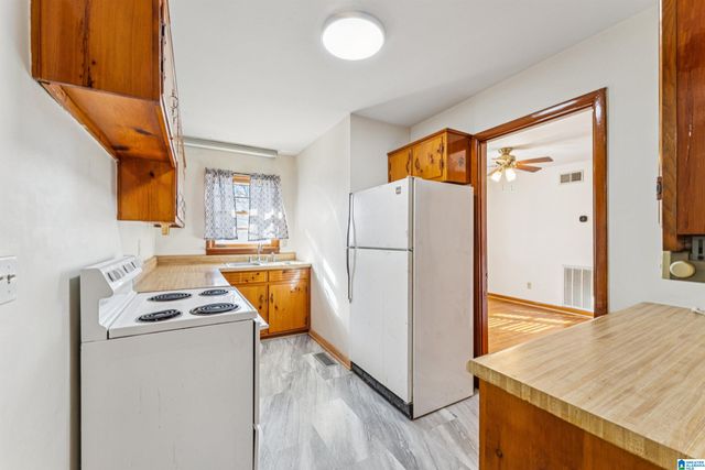 2417 PINE CONE CIRCLE, Tarrant, AL 35217