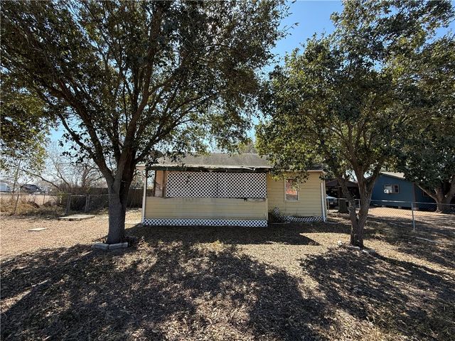 1409 E Santa Gertrudis St, Kingsville, TX 78363