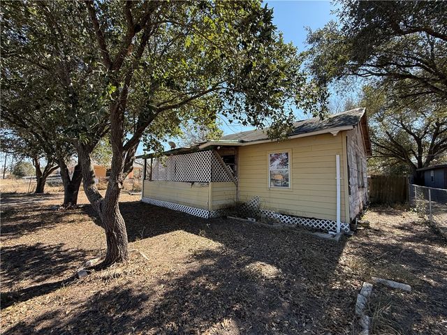 1409 E Santa Gertrudis St, Kingsville, TX 78363