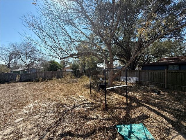 1409 E Santa Gertrudis St, Kingsville, TX 78363